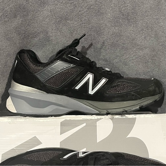 New Balance Women’s sneakers 990V Black Size 8.5 US - Picture 7 of 17